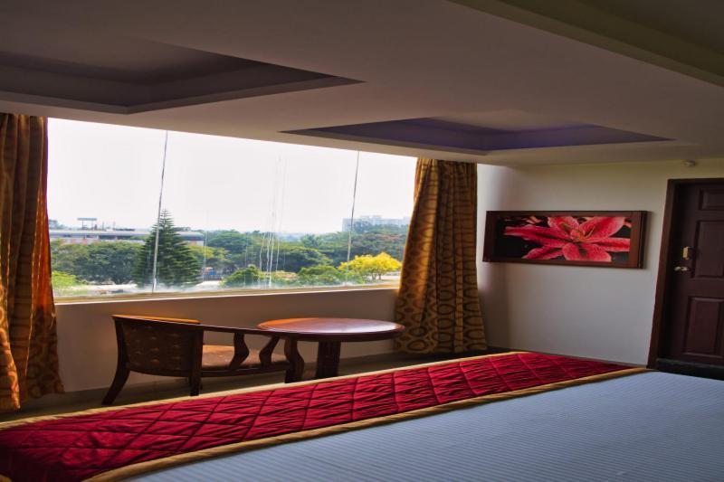 Business Inn Bangalore Exteriör bild